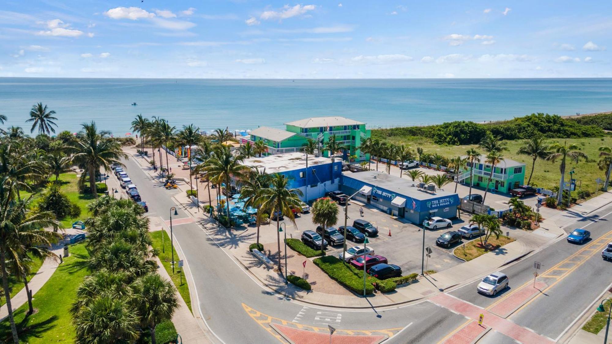 פורט פירס Partial Ocean View Hotel Room- King Bed #1 מראה חיצוני תמונה